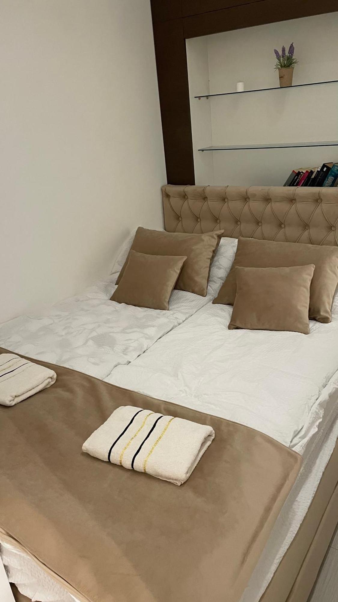 Tim Apartment Sarajevo With Private Parking Bagian luar foto