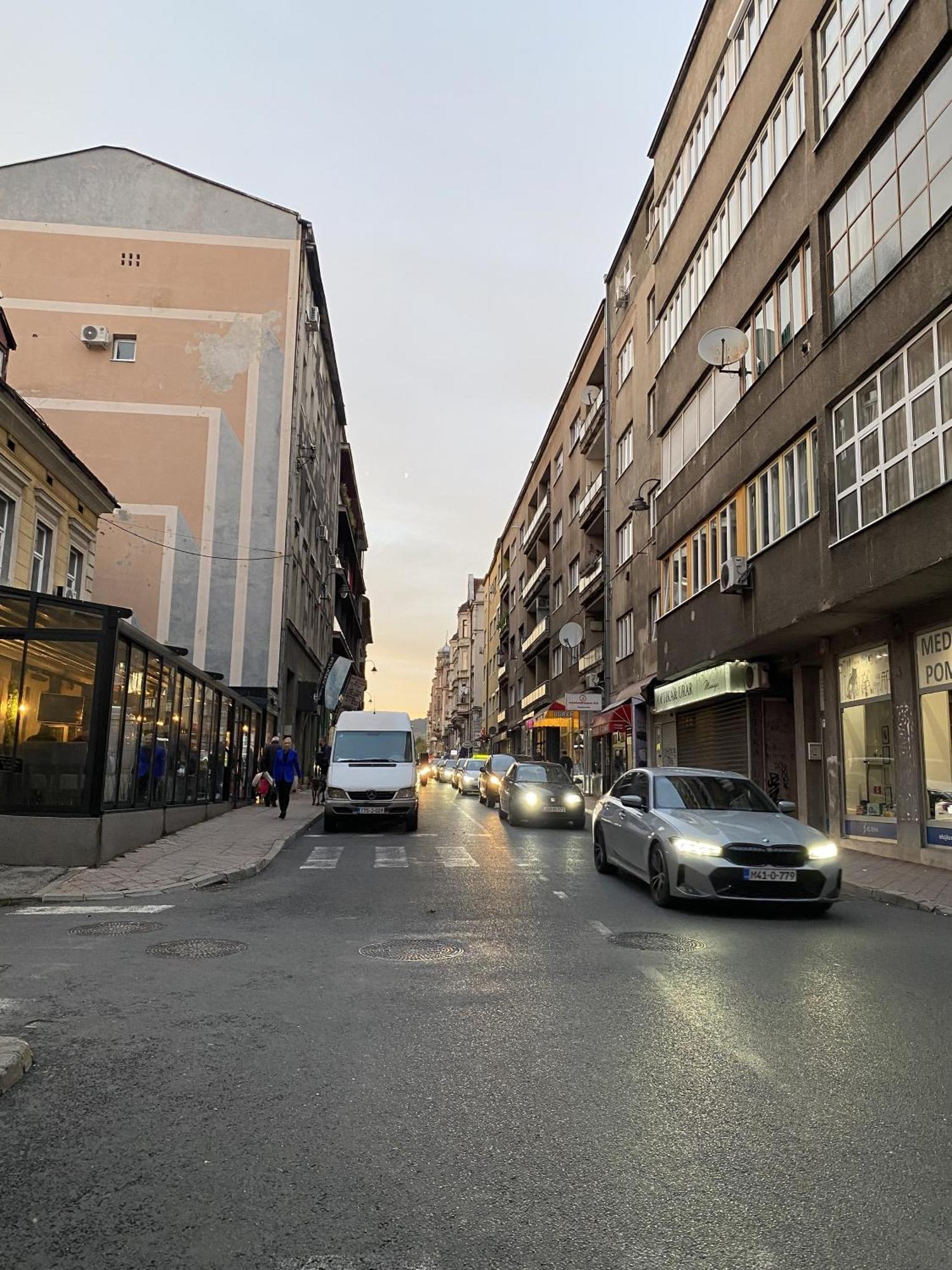 Tim Apartment Sarajevo With Private Parking Bagian luar foto