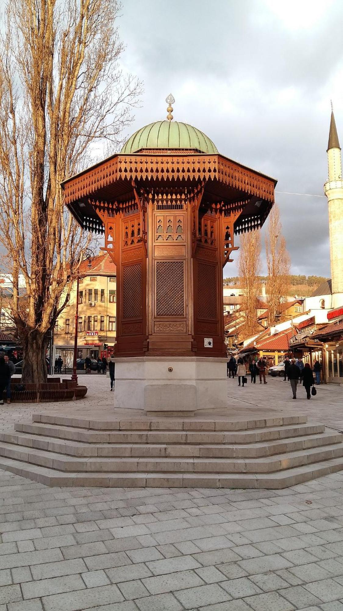 Tim Apartment Sarajevo With Private Parking Bagian luar foto